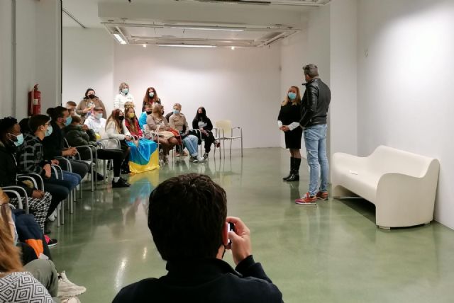 Juventud reúne a quince jóvenes ucranianos residentes en la Región - 1, Foto 1