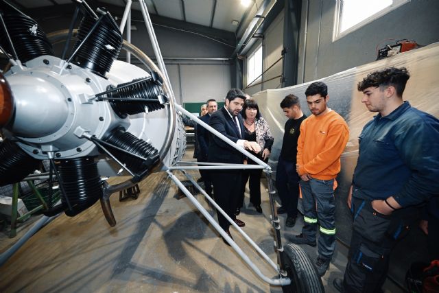 López Miras anuncia la gratuidad de los libros de texto entre 3° de Primaria y 4° de ESO - 1, Foto 1