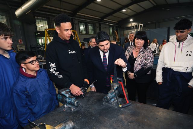 López Miras anuncia la gratuidad de los libros de texto entre 3° de Primaria y 4° de ESO - 4, Foto 4