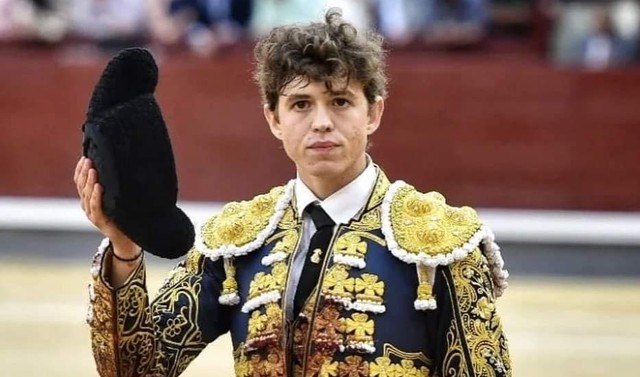Jorge Martínez deja huella con una faena de virtuosismo y valentía en la plaza de tientas de Yecla, Foto 1
