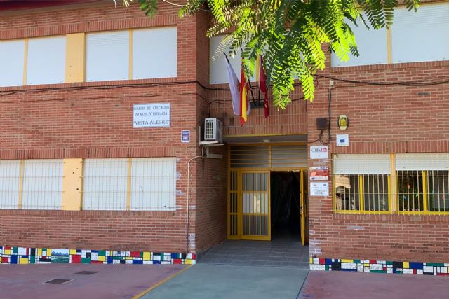 El alcalde Noguera negocia con el consejero de Educación el arreglo de la fachada del colegio Vista Alegre - 1, Foto 1