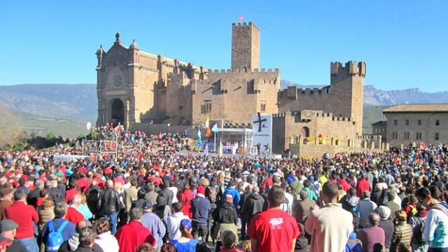 Cultura. Sevilla . La conferencia fue impartida por el actual presidente del Hogar Navarro de Sevilla, D. José Miguel Valderrama Esparza - 4, Foto 4