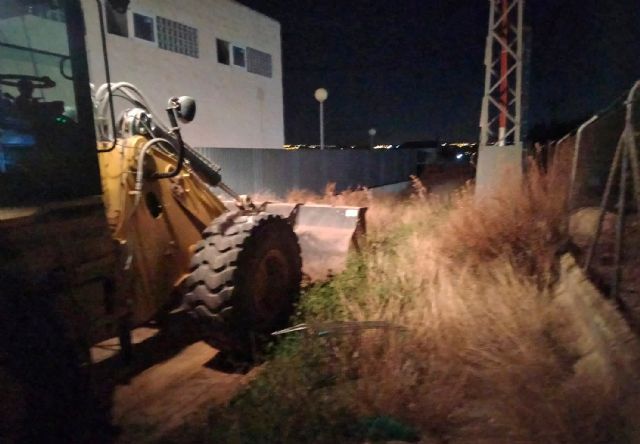 La Concejalía de Obras y Servicios realiza labores de limpieza intensiva en varias zonas del municipio - 1, Foto 1