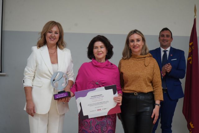 La consejera de Política Social defiende que el movimiento asociativo es fundamental para promover la participación activa de las mujeres en la sociedad - 2, Foto 2