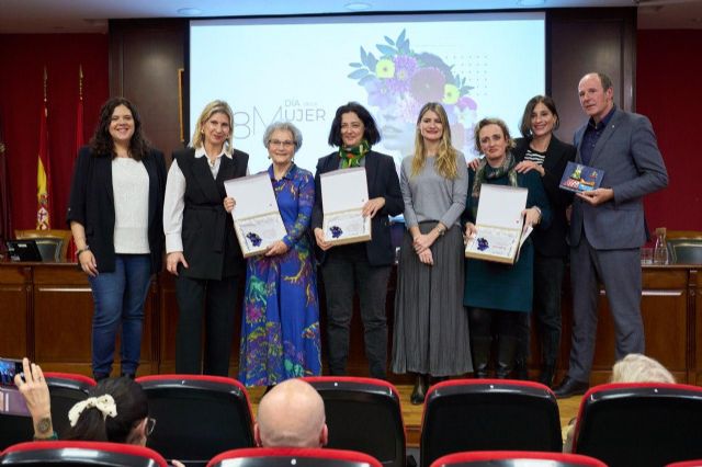 ICAMUR entrega los I Premios Mujeres que Inspiran a la periodista Rosa Belmonte y a la letrada Ana Ros para celebrar el Día Internacional de la Mujer - 1, Foto 1