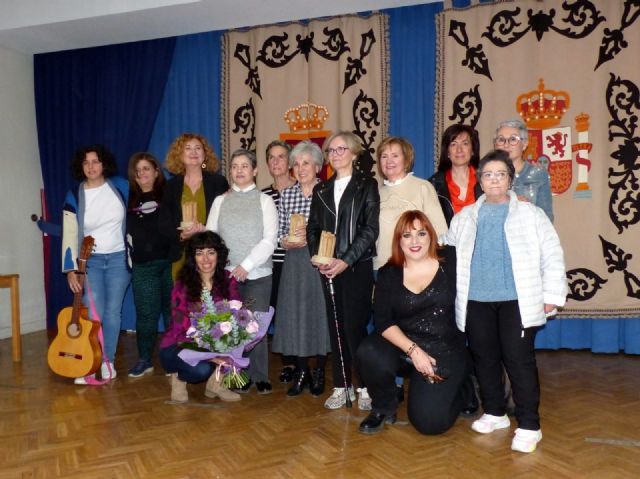 Las trabajadoras de Limusa y la coach profesional Adela Mendiola, premios 2025 de la Asociación Trece Rosas Lorca - 2, Foto 2
