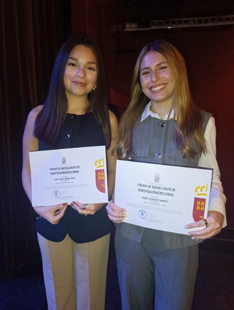 Dos alumnas del IES Prado Mayor reciben los Premios de Bachillerato de Investigación-Excelencia de los cursos 2023/24 y 2024/25, Foto 2