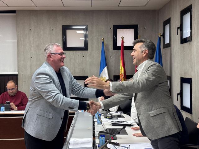 El Pleno aprueba por unanimidad conceder la Cruz al Mérito Profesional a Antonio Herrera - 3, Foto 3