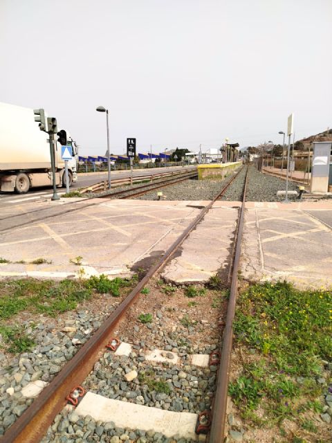 PCAN: Adif sigue sin eliminar dos pasos a nivel del Feve pese al anuncio de su adjudicación hace un año - 2, Foto 2