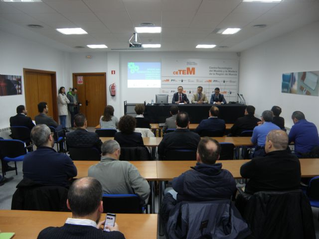 El alcalde de Yecla participa en la jornada ayudas para reindustrialización - 1, Foto 1