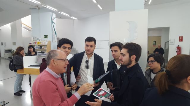 FEREMUR exige a los grupos de la Asamblea Regional un nuevo presupuesto para la Biblioteca Regional esta misma semana - 2, Foto 2