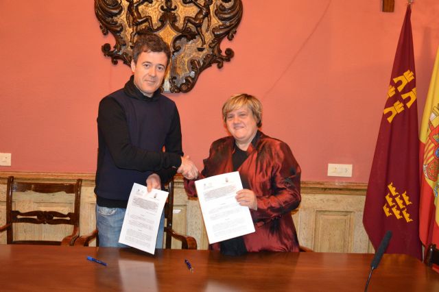 El ayuntamiento de Blanca promocionará la accesibilidad universal y la eliminación de barreras junto a FAMDIF/COCEMFE - 1, Foto 1