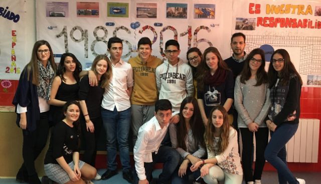 Los alumnos del Centro de Enseñanza Samaniego, que participan en el Concurso Euroscola 2016, entrevistaron al Alcalde y al Concejal de Educación - 5, Foto 5