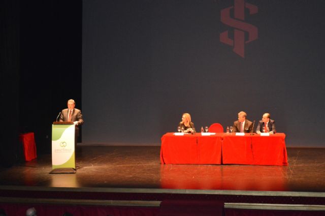 Alberto Vollmer defiende la importancia de incorporar el contexto social a la gestión empresarial - 1, Foto 1