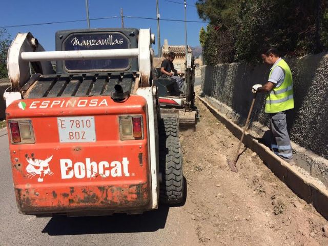Realizan trabajos de acondicionamiento de ambos márgenes del Camino del Polideportivo para mejorar la seguridad, Foto 9
