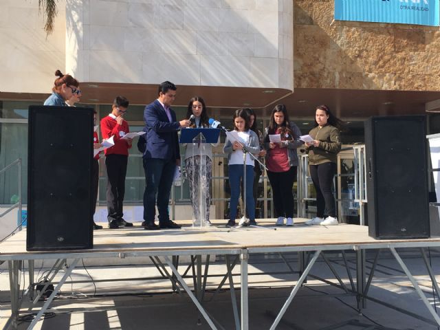 Los niños y jóvenes defienden los hábitos saludables en la Feria de la Salud con la que concluye la I Semana Saludable de San Javier - 1, Foto 1