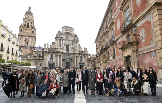 El Ayuntamiento consolida su alianza con la Fundación la Caixa para acompañar a las personas mayores que se sienten solas - 1, Foto 1