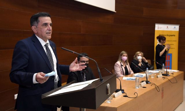 El Ayuntamiento consolida su alianza con la Fundación la Caixa para acompañar a las personas mayores que se sienten solas - 4, Foto 4