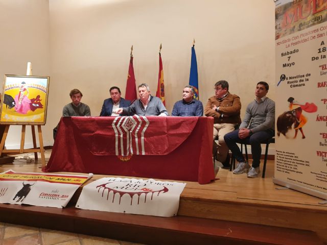 VOX aplaude el comienzo de la temporada taurina en Mula y acude a su presentación - 2, Foto 2