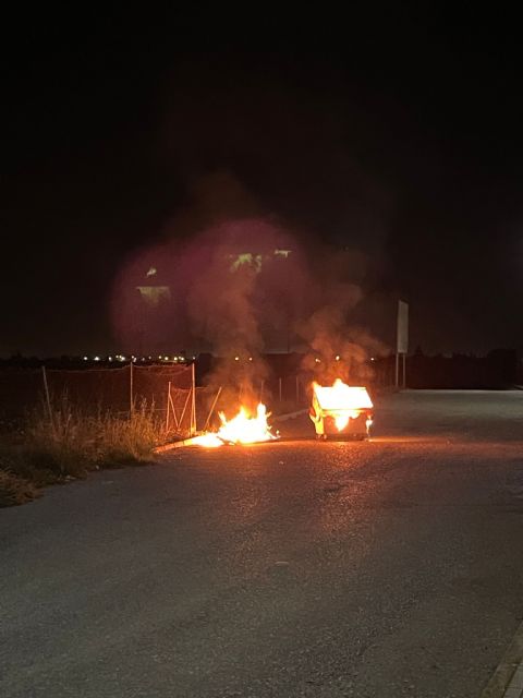 MC alerta sobre la quema de contenedores y los robos de combustible en La Aljorra - 1, Foto 1
