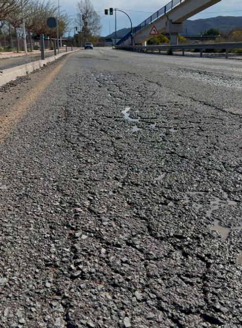 Baches y abandono: la carretera de El Palmar a San Ginés se convierte en un peligro para conductores y peatones - 2, Foto 2