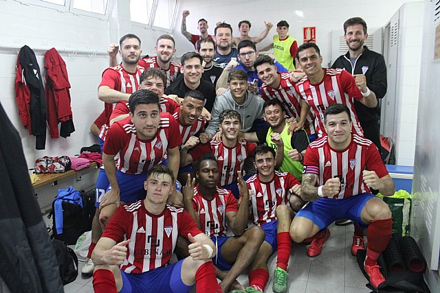 El Olímpico impone su ley en El Raal y sigue firme hacia su objetivo, Foto 1