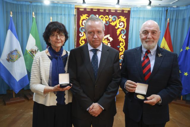 Ángeles Mora y Juan Calderón Matador reciben la Medalla de San Isidoro de Sevilla - 1, Foto 1