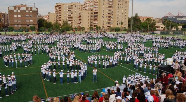 Más de 3.000 escolares participan en el VI Encuentro Regional de Danzas del Mundo - 1, Foto 1