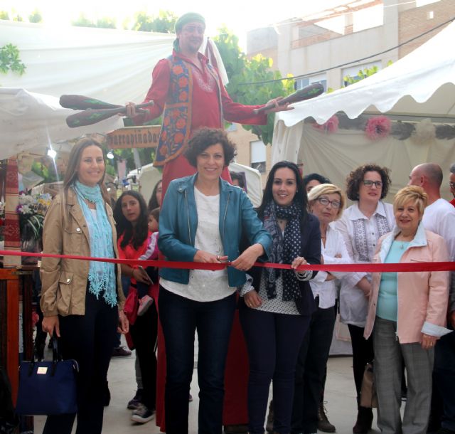 Unos 40 artesanos se citan en el I Mercado de Primavera de Puerto Lumbreras - 1, Foto 1