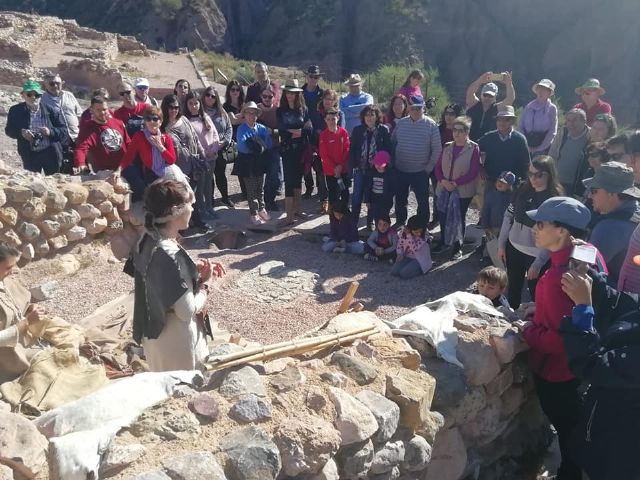 Se prorrogan tres meses más, durante este verano, el contrato de gestión de actividades de promoción en el yacimiento argárico La Bastida, Foto 7