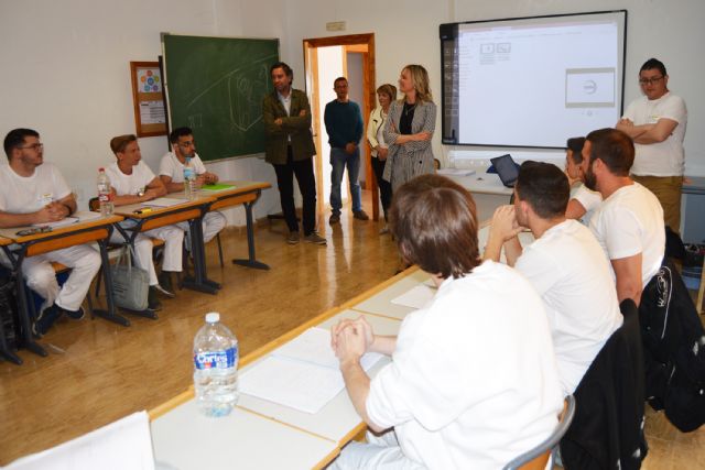 El curso de metalgráfico con compromiso de contratación en Crown Food, en la recta final de su parte teórica - 1, Foto 1