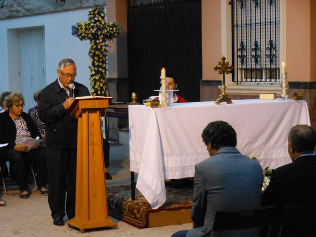 La tradicional procesión pone el broche a las fiestas del barrio de La Cruz - 1, Foto 1