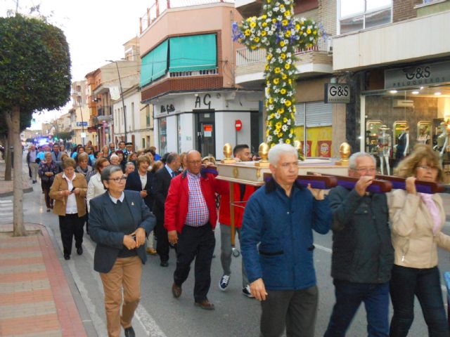 La tradicional procesión pone el broche a las fiestas del barrio de La Cruz - 3, Foto 3