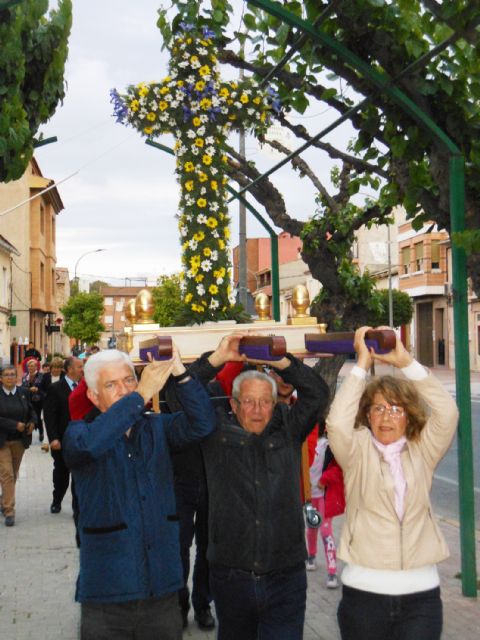 La tradicional procesión pone el broche a las fiestas del barrio de La Cruz - 4, Foto 4