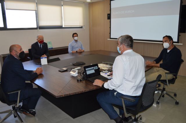 El alcalde torreño visita las instalaciones de la multinacional farmacéutica Grifols en el municipio - 1, Foto 1