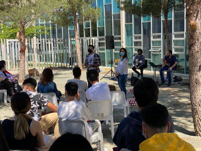 Juan Ramón Jiménez y los Poetas del exilio, espectáculo musical en el Parque de Lectura de Torre Pacheco - 1, Foto 1