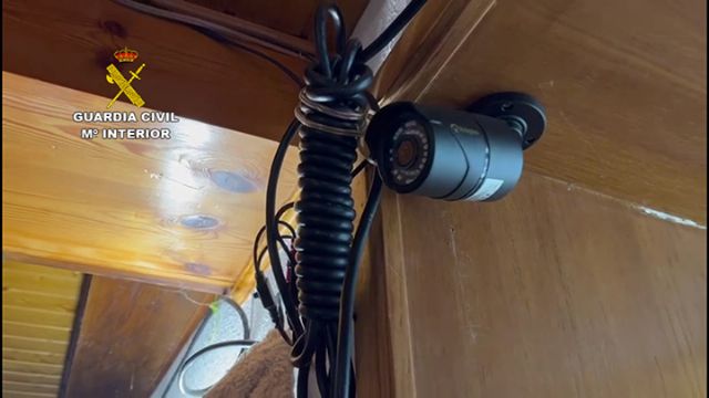 La Guardia Civil desmantela una organización criminal que estafó a 160 personas de toda España a cuenta del 'Black Friday' - 4, Foto 4