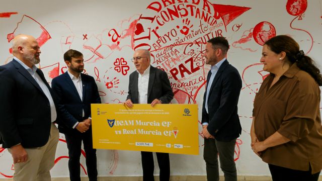 Real Murcia y UCAM entregan a Cáritas la recaudación del partido benéfico que jugaron la pasada Navidad - 1, Foto 1
