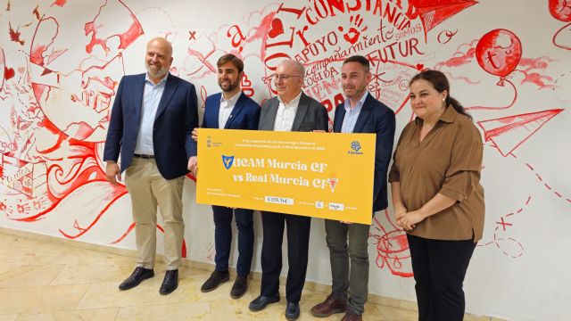 Real Murcia y UCAM entregan a Cáritas la recaudación del partido benéfico que jugaron la pasada Navidad - 2, Foto 2