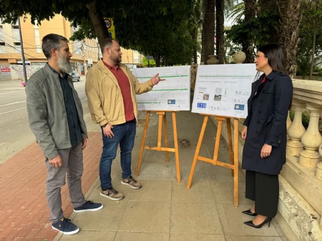 El Gobierno de Lorca promueve la movilidad sostenible mediante la creación de un nuevo carril bici en la Avenida de las Fuerzas Armadas, en el barrio de Los Ángeles - 5, Foto 5