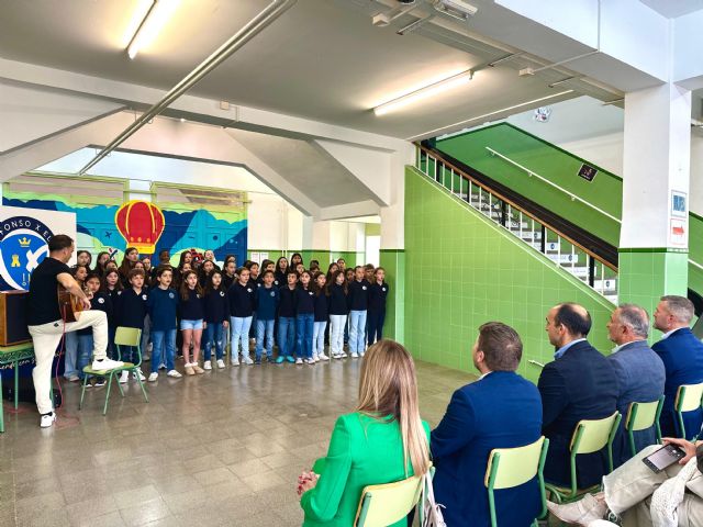 Cerca de 1.000 escolares lorquinos aprenden el trabajo que se realiza en las granjas de la mano de un cómic - 2, Foto 2