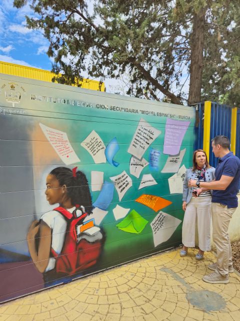Murcia suma dos nuevos grafitis a sus calles con un mensaje contra el acoso escolar realizado por el artista Pigüo - 2, Foto 2