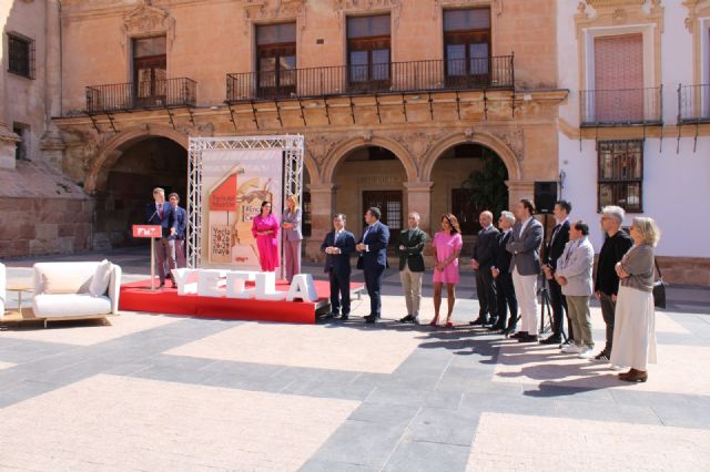 El alcalde Fulgencio Gil destaca la excelencia de los productos artesanales lorquinos y yeclanos de cara a su proyección en el marco internacional - 2, Foto 2