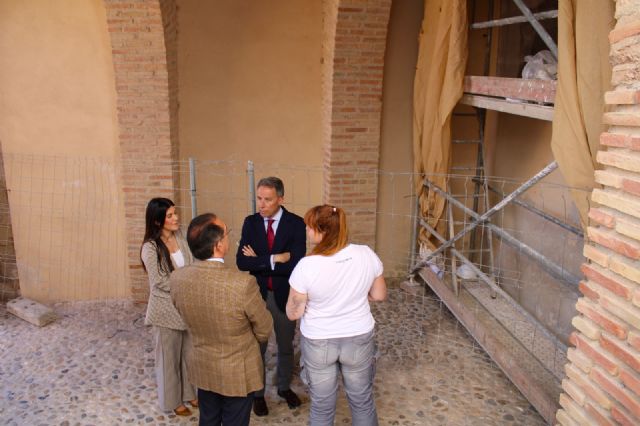 El Ayuntamiento de Lorca  pone en marcha una actuación urgente para proteger el Porche de San Antonio y los tramos de muralla afectados por las lluvias de marzo de 2025 - 3, Foto 3