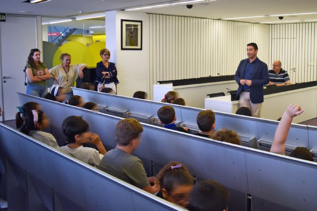 Escolares del colegio San José conocen de primera mano el funcionamiento de su Ayuntamiento - 2, Foto 2