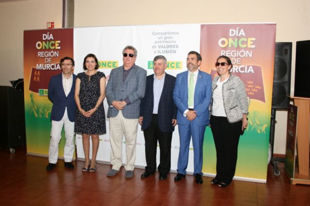 El Día de la ONCE lleva a sus miembros a conocer la Cartagena más turística y emblemática - 1, Foto 1