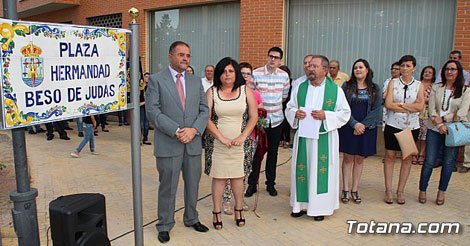 Inauguran la plaza Hermandad Beso de Judas, en la urbanización El Parral donde se ubica su casa-sede - 1, Foto 1