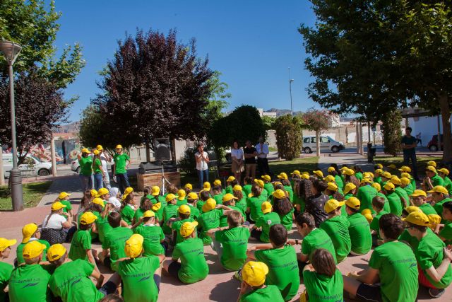 Más de cien niños de Beniel apadrinan un árbol por el Día Mundial Del Medio Ambiente - 1, Foto 1