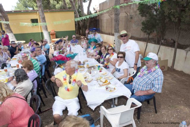 Los mayores celebran su tradicional convivencia en Los Urrutias - 1, Foto 1