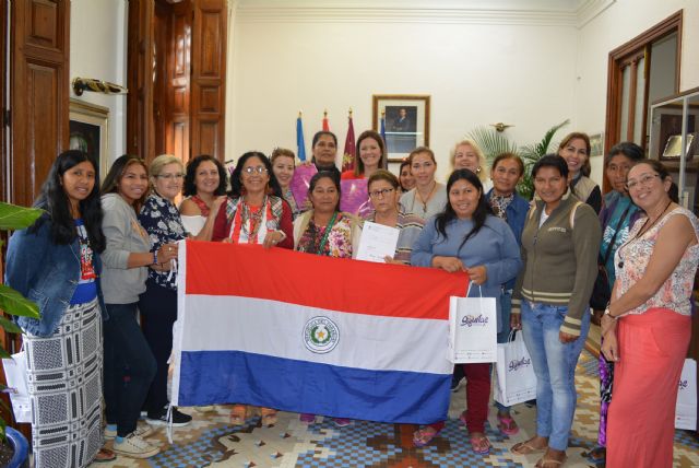 Águilas colabora en la edición de material didáctico bilingüe para las comunidades indígenas de Paraguay - 1, Foto 1